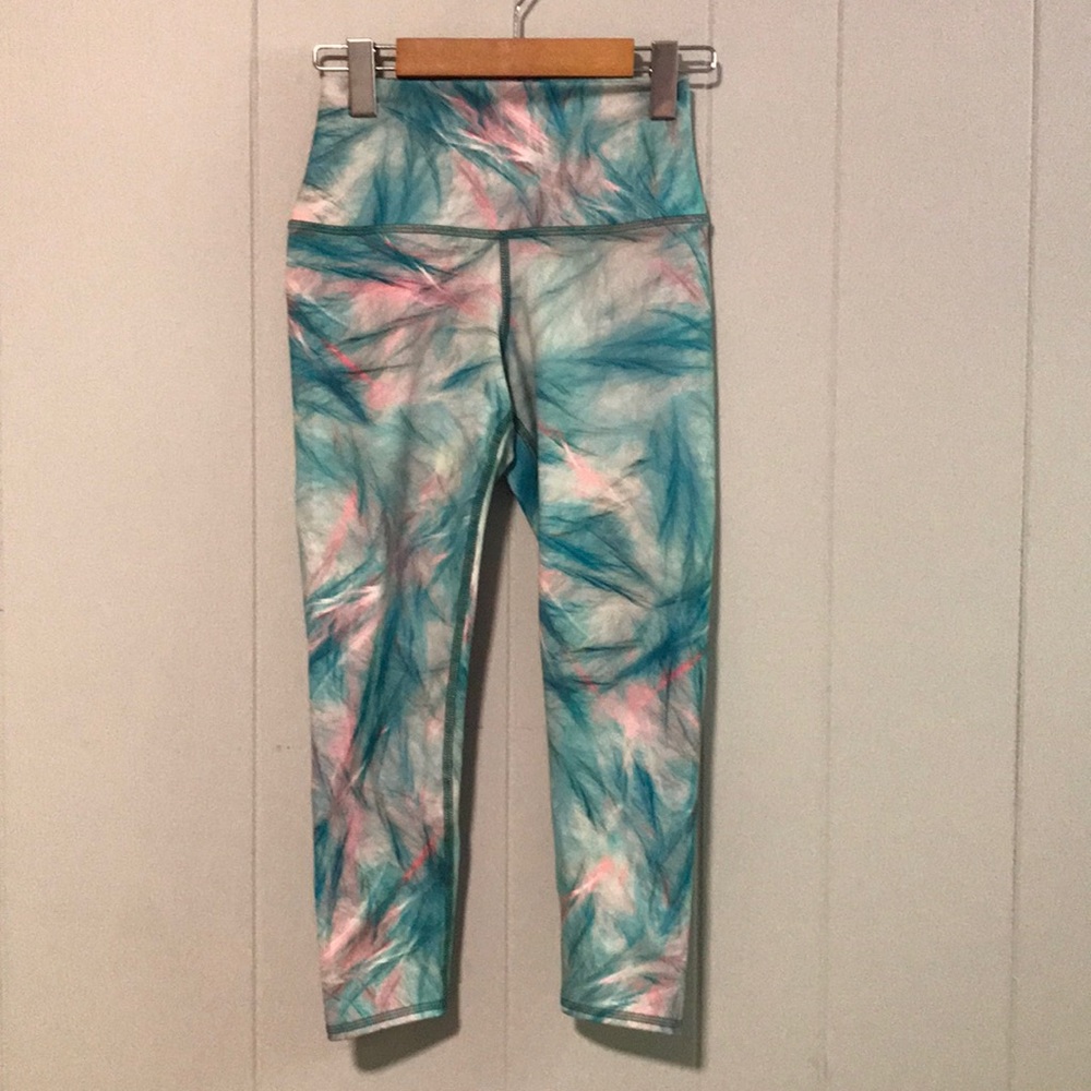 Evolution and Creation Capri Yoga Leggings
